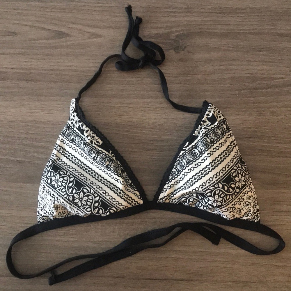 Black and white bikini top